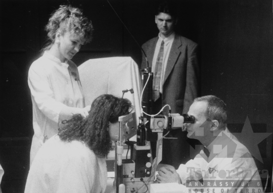 THM-BJ-11852 - Szemvizsgálat a szekszárdi kórházban az 1980-as években