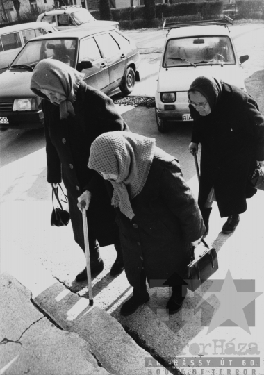 THM-BJ-11875 - Istentisztelet Páriban az 1980-as években