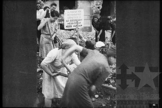 THM-DIA-2013.20.4.49 - Magyarország felszabadulása