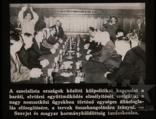 THM-DIA-2018.2.13.34 - A politikáról és a politizálásról