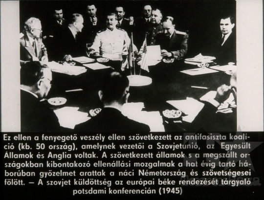 THM-DIA-2018.2.16.07  - A két világrendszer és jellemzőik