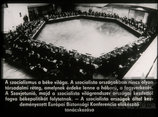 THM-DIA-2018.2.16.12  - A két világrendszer és jellemzőik