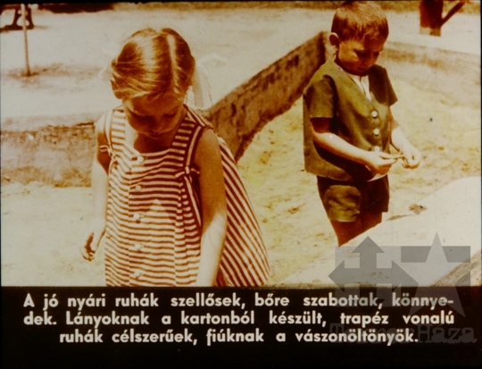 THM-DIA-2018.2.24.05 - Az óvodások és iskolások öltöztetése