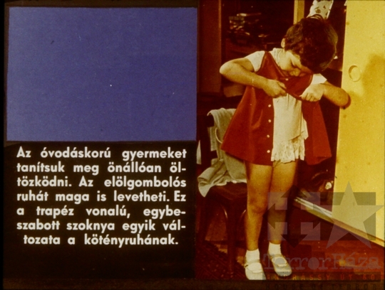 THM-DIA-2018.2.24.12 - Az óvodások és iskolások öltöztetése