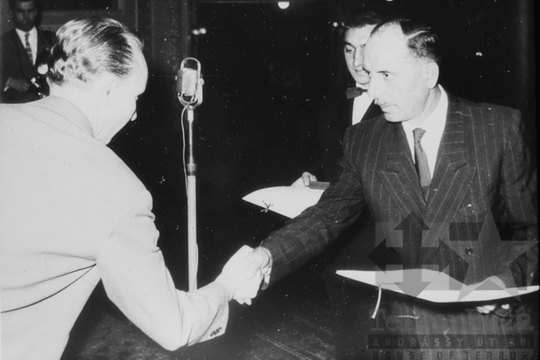 THM-DIA-2019.1.2.10 - Munka és erkölcs II.