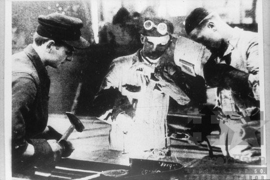 THM-DIA-2019.1.2.12 - Munka és erkölcs II.