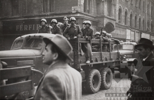 THM-TF-00084 - 1956-os forradalom és szabadságharc a Rákóczi úton és környékén