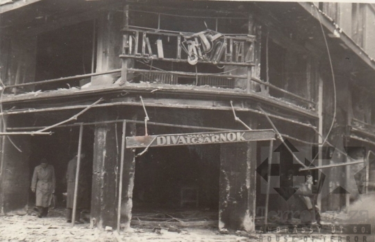 THM-UN-2017.1.154 - 1956-os forradalom és szabadságharc a Rákóczi úton és környékén