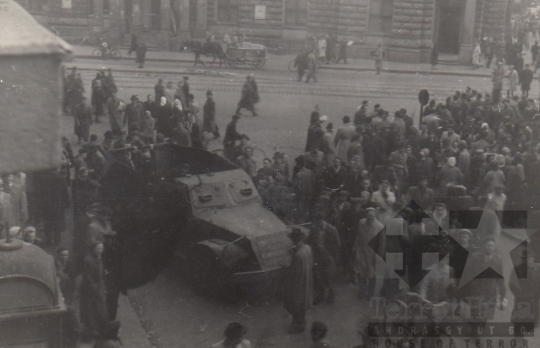 THM-UN-2017.1.89 - 1956-os forradalom és szabadságharc a Blaha Lujza téren és környékén